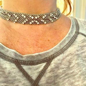 Express choker necklace